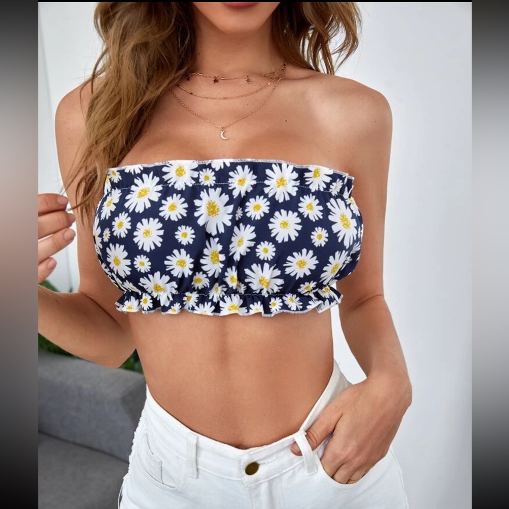 $3 if bundled 💞Floral crop top
